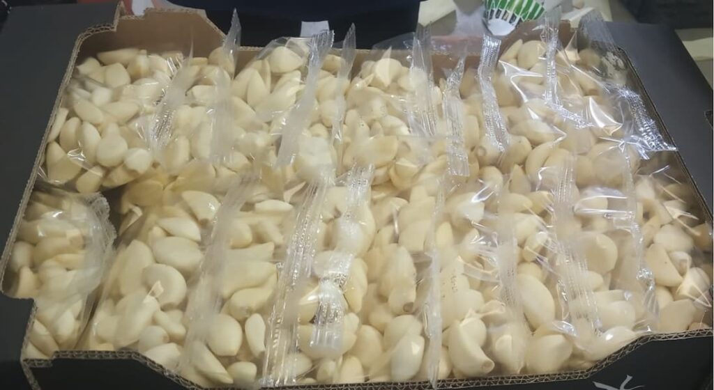 bulk peeled garlic cloves